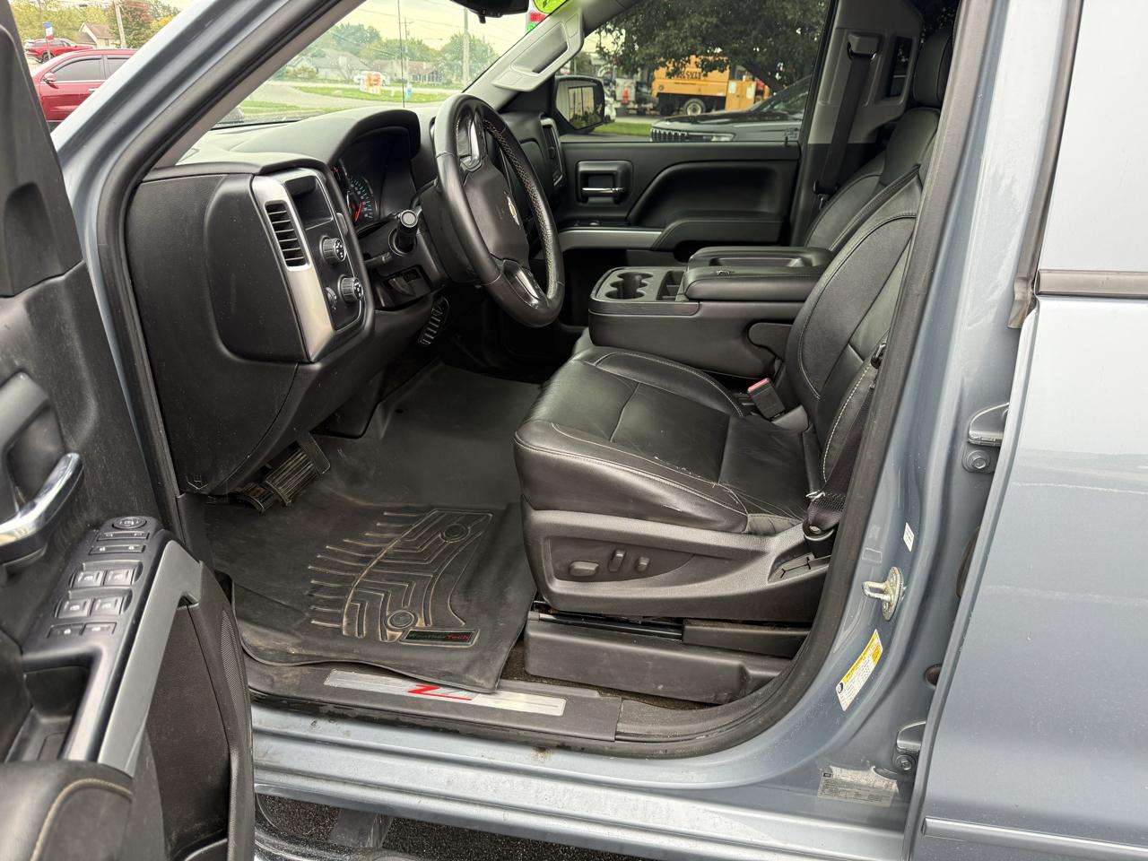 Chevrolet Silverado 1500 4WD Crew Cab 143.5" LT w/2LT 2015