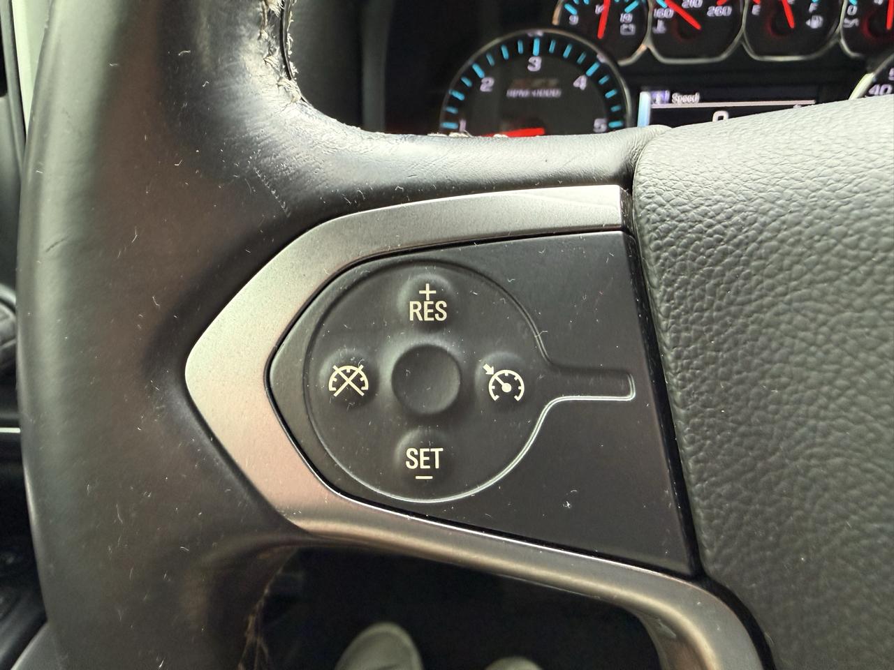 Chevrolet Silverado 1500 4WD Crew Cab 143.5" LT w/2LT 2015