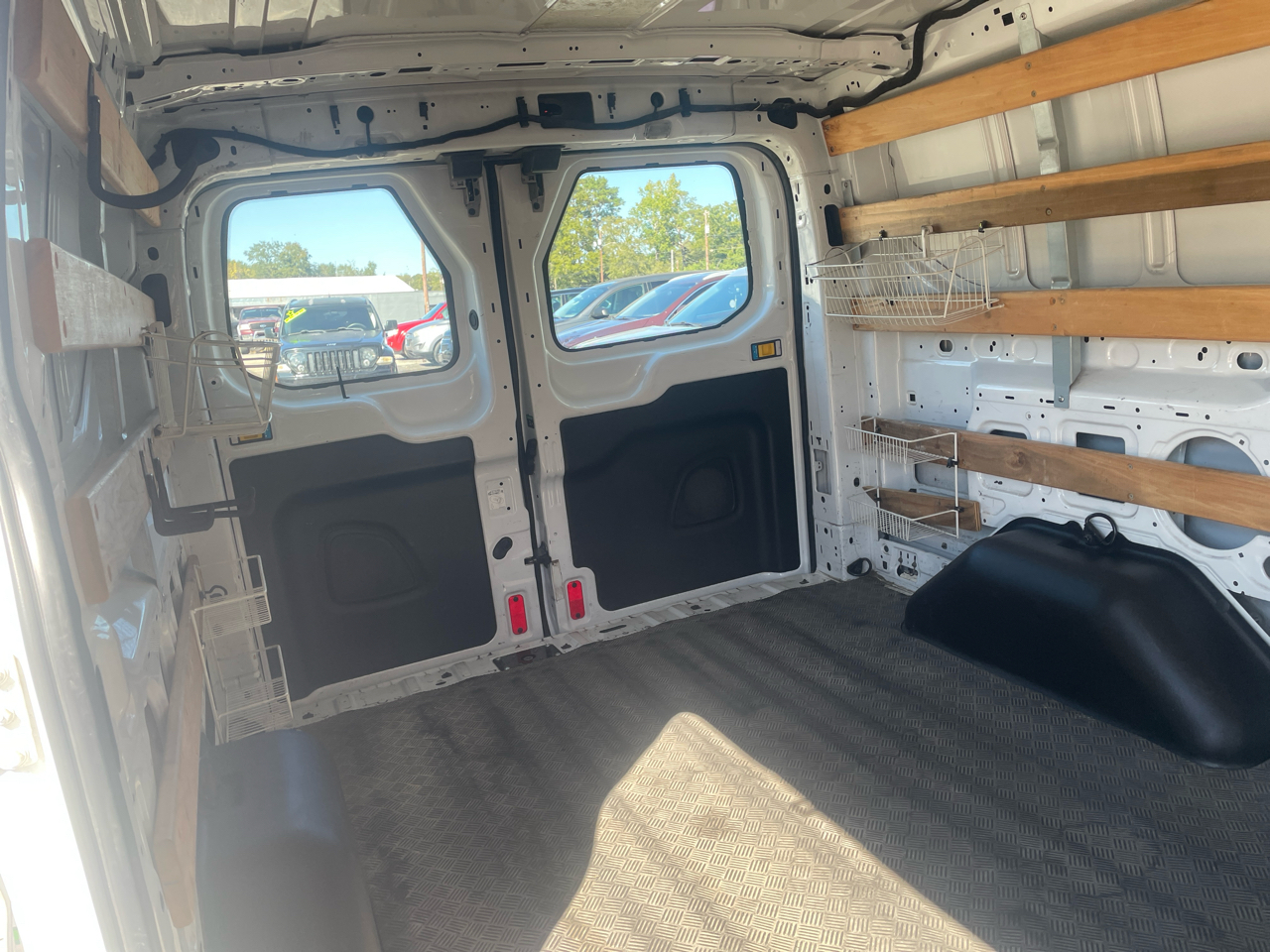 Ford Transit 250 Van Low Roof 60/40 Pass.130-in. WB 2016