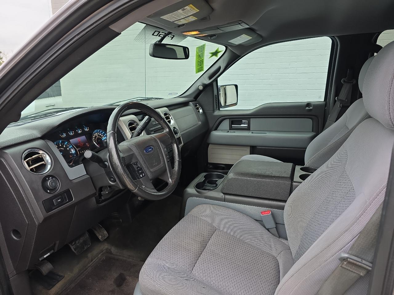 Ford F-150 XL SuperCrew 5.5-ft. Bed 4WD 2012