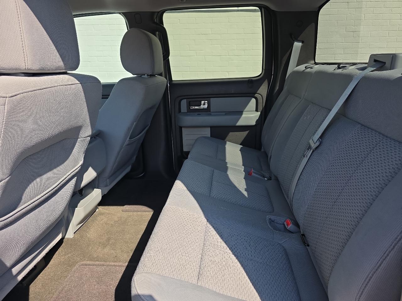 Ford F-150 XL SuperCrew 5.5-ft. Bed 2WD 2012