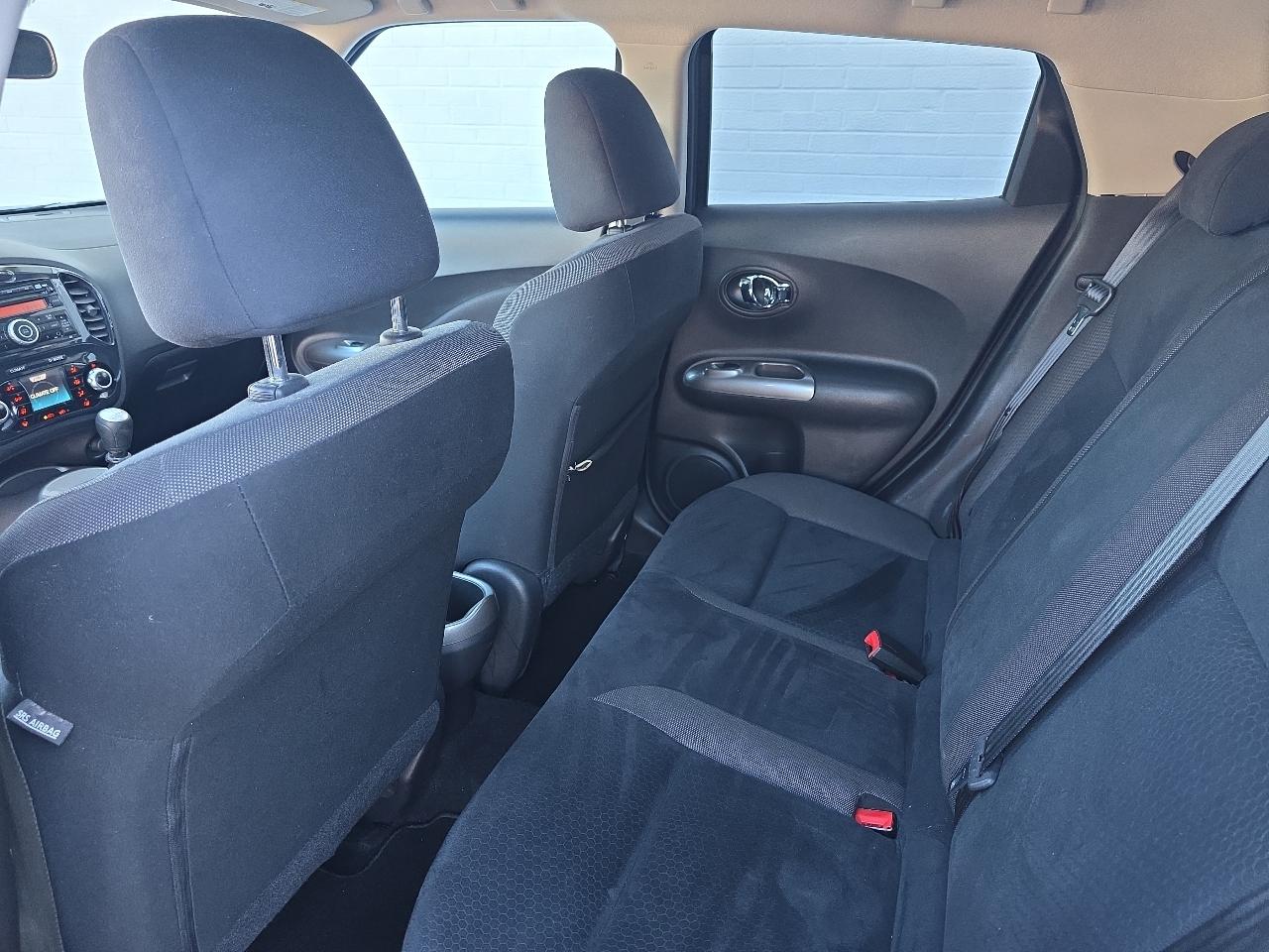 Nissan Juke S FWD 2012