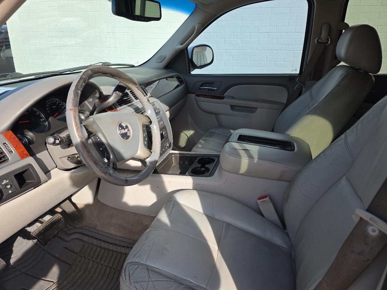 GMC Yukon SLT1 2WD 2011