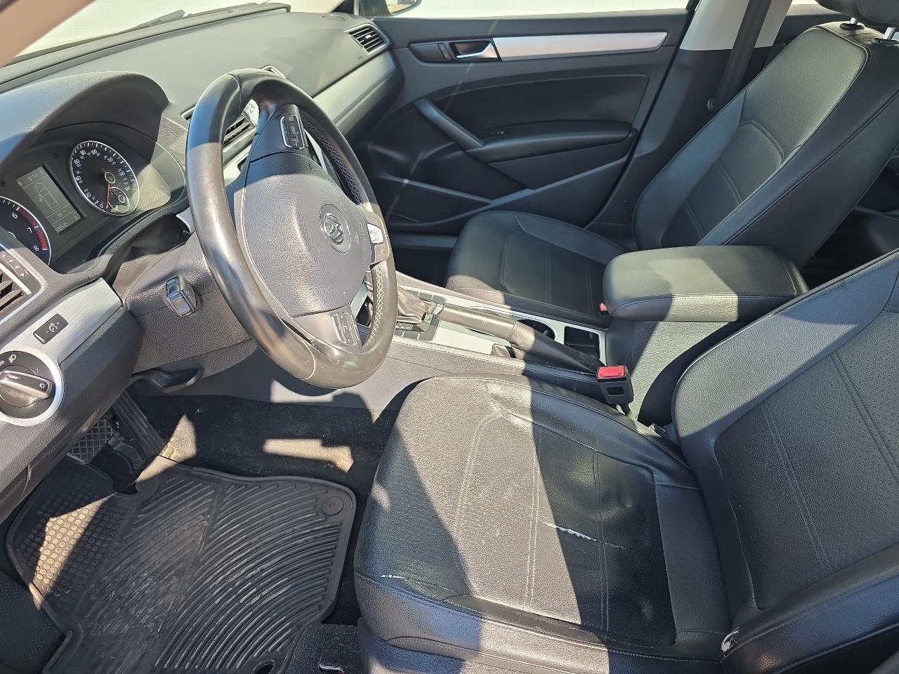 Volkswagen Passat 2.5L SE AT 2013