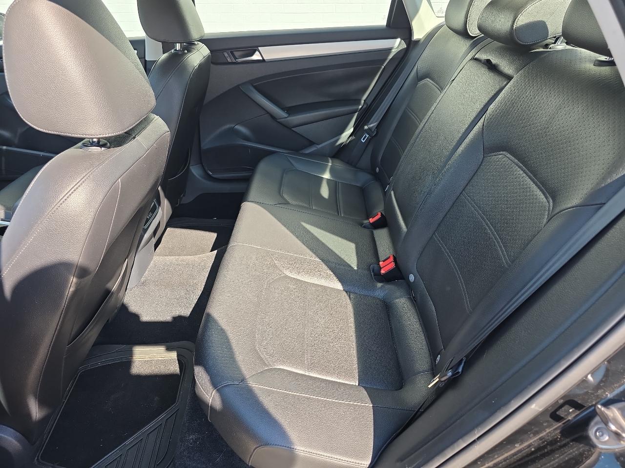 Volkswagen Passat 2.5L SE AT 2013