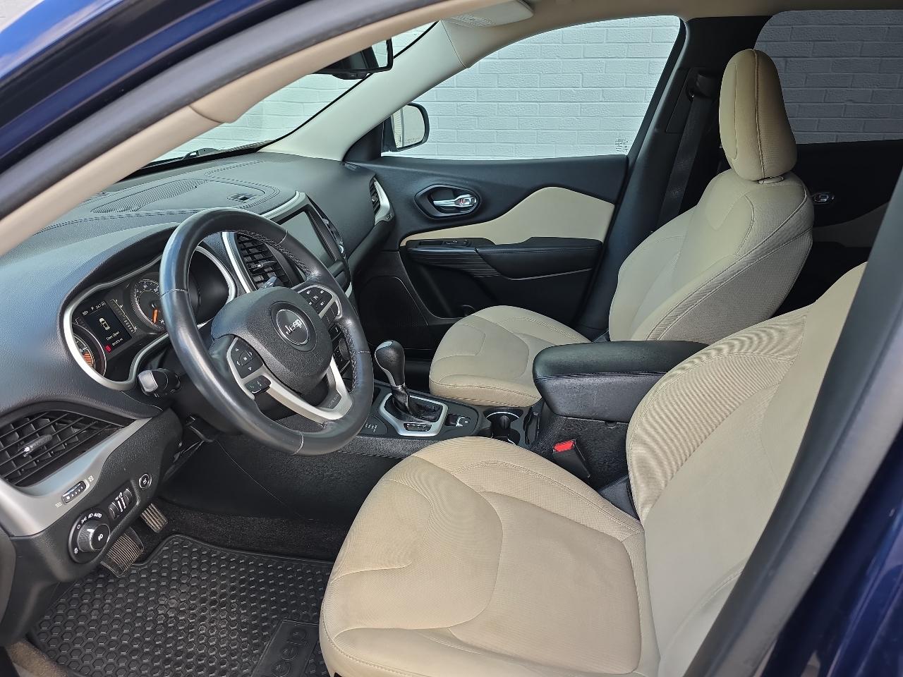 Jeep Cherokee Latitude 4WD 2015