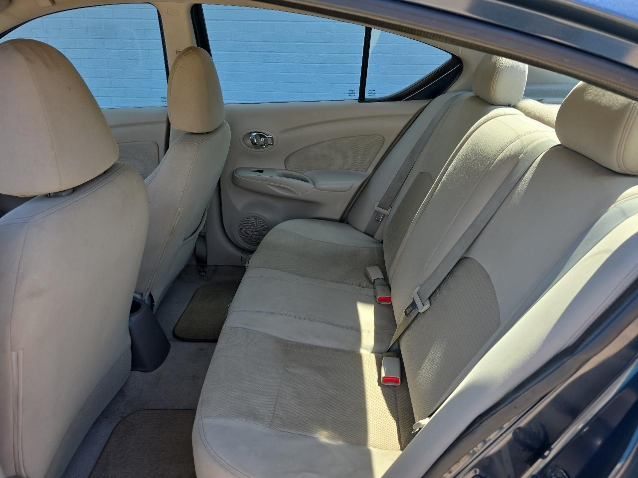 Nissan Versa 1.6 S 5M 2015