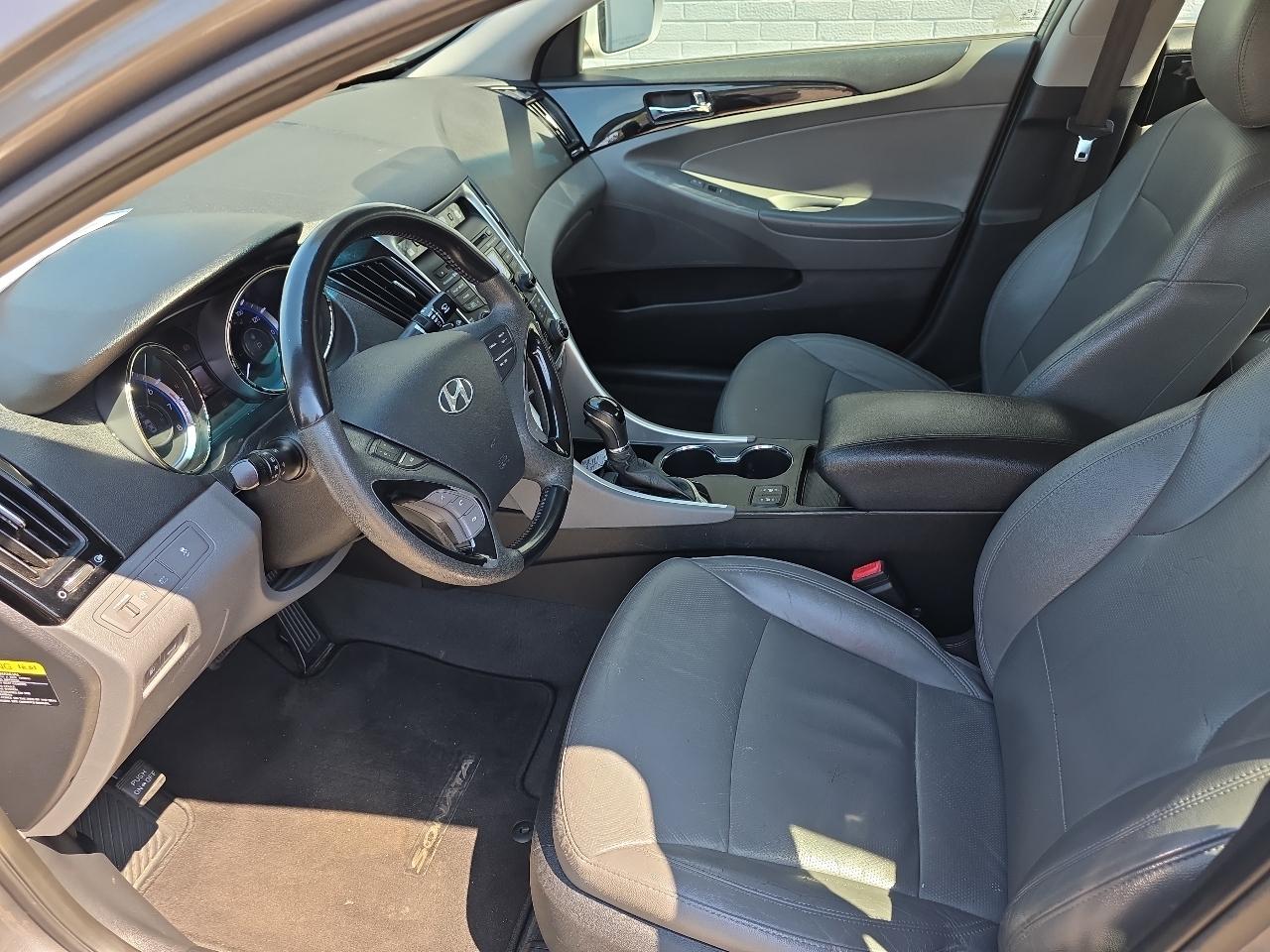 Hyundai Sonata SE Auto 2013