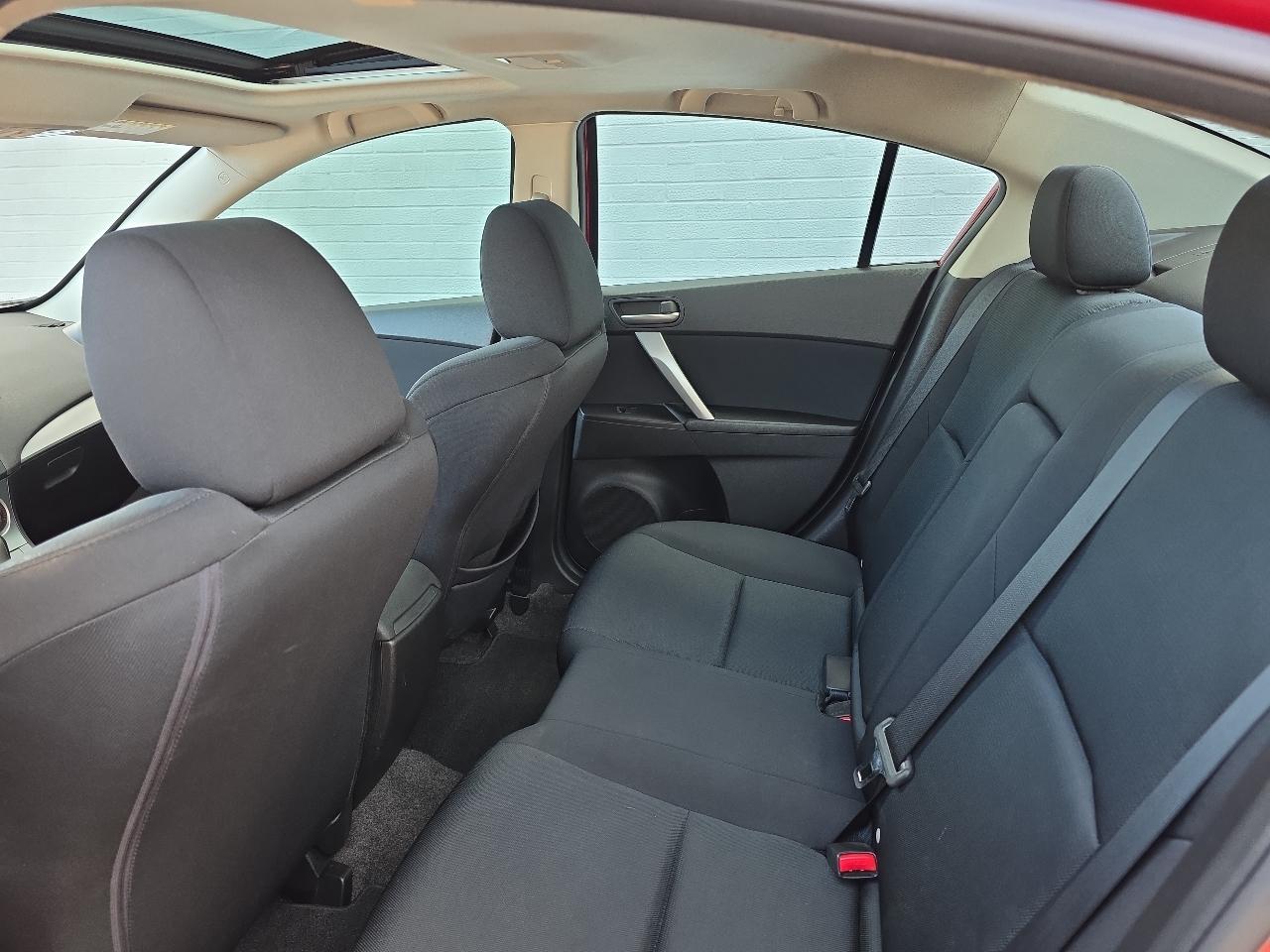 Mazda MAZDA3 s Sport 4-Door 2011