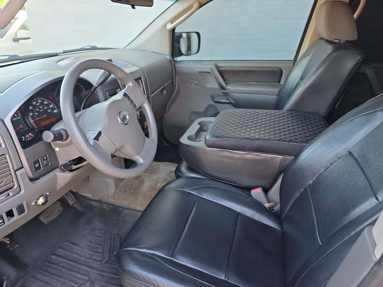 Nissan Titan XE Crew Cab 2WD 2006