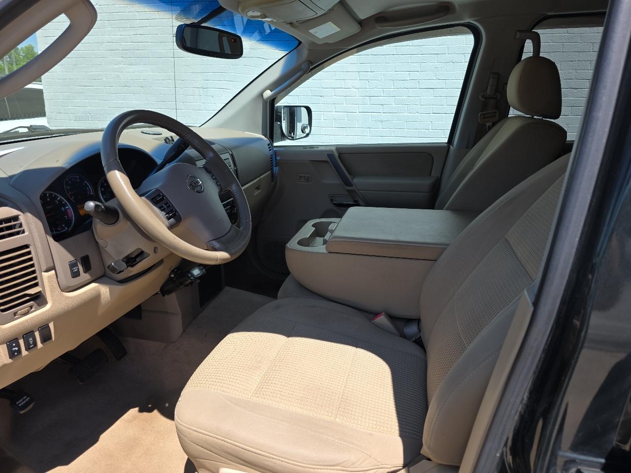 Nissan Titan XE Crew Cab 2WD SWB 2008