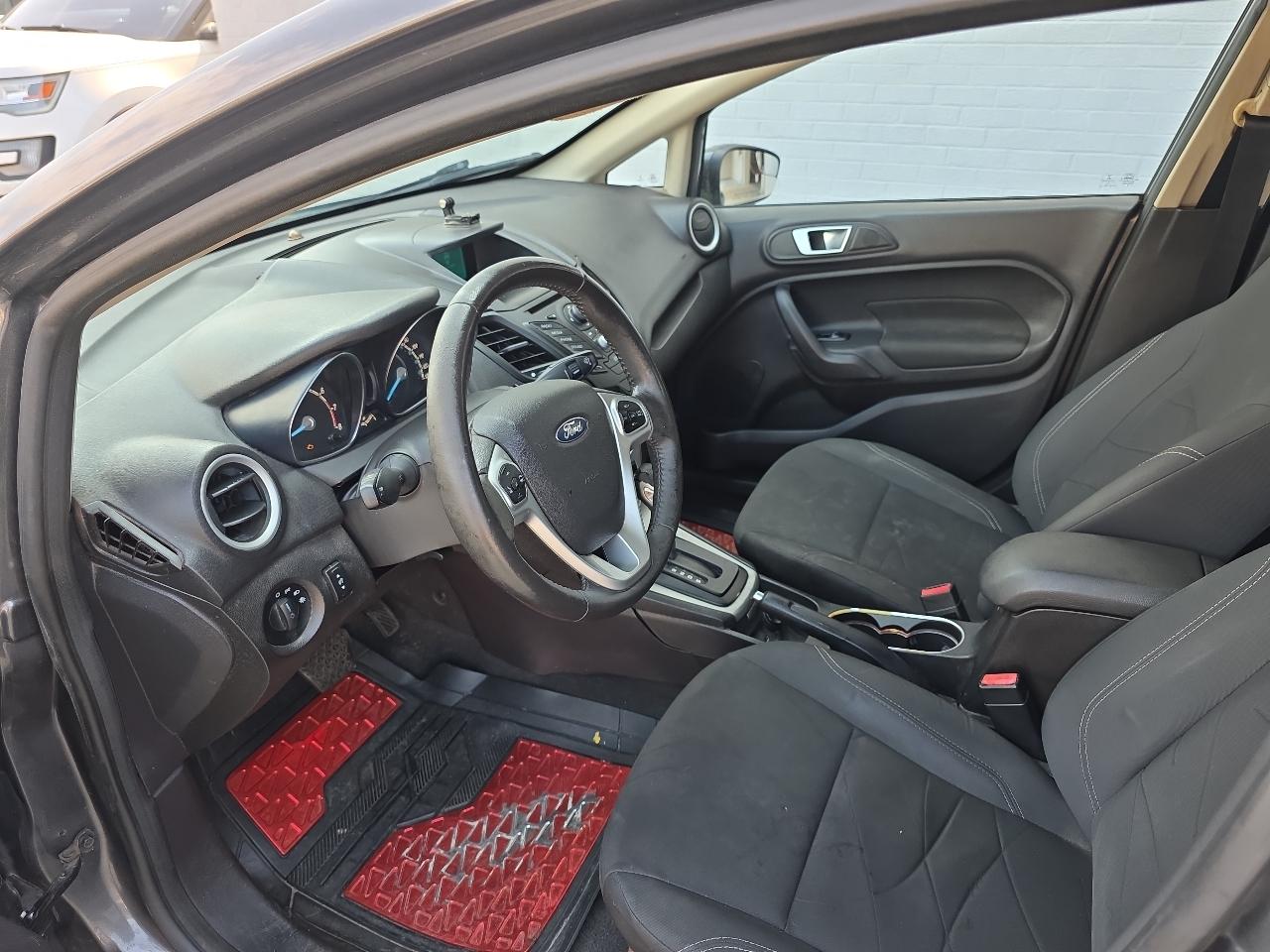 Ford Fiesta SE Sedan 2015