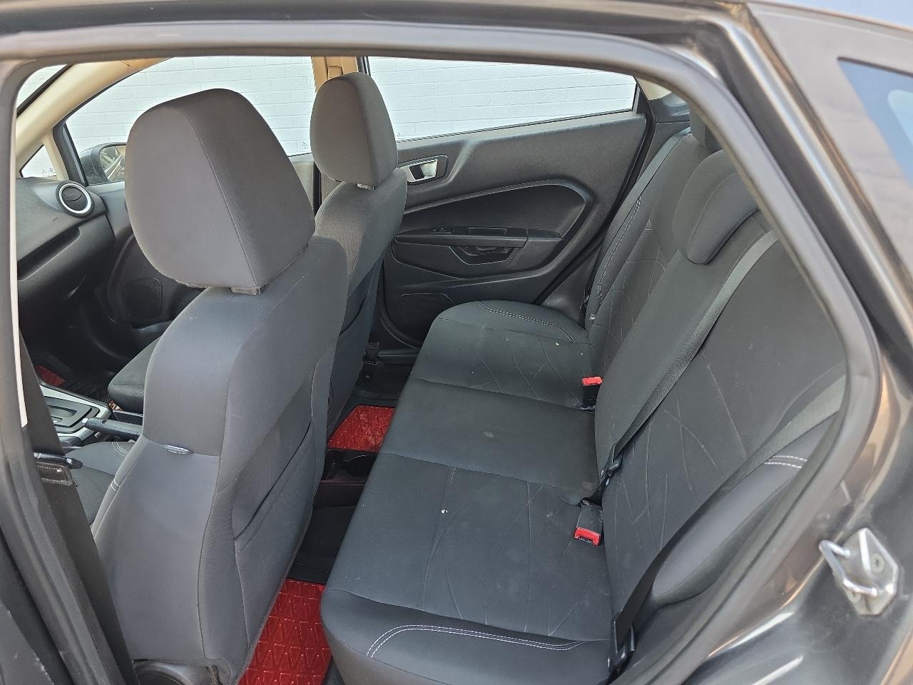 Ford Fiesta SE Sedan 2015