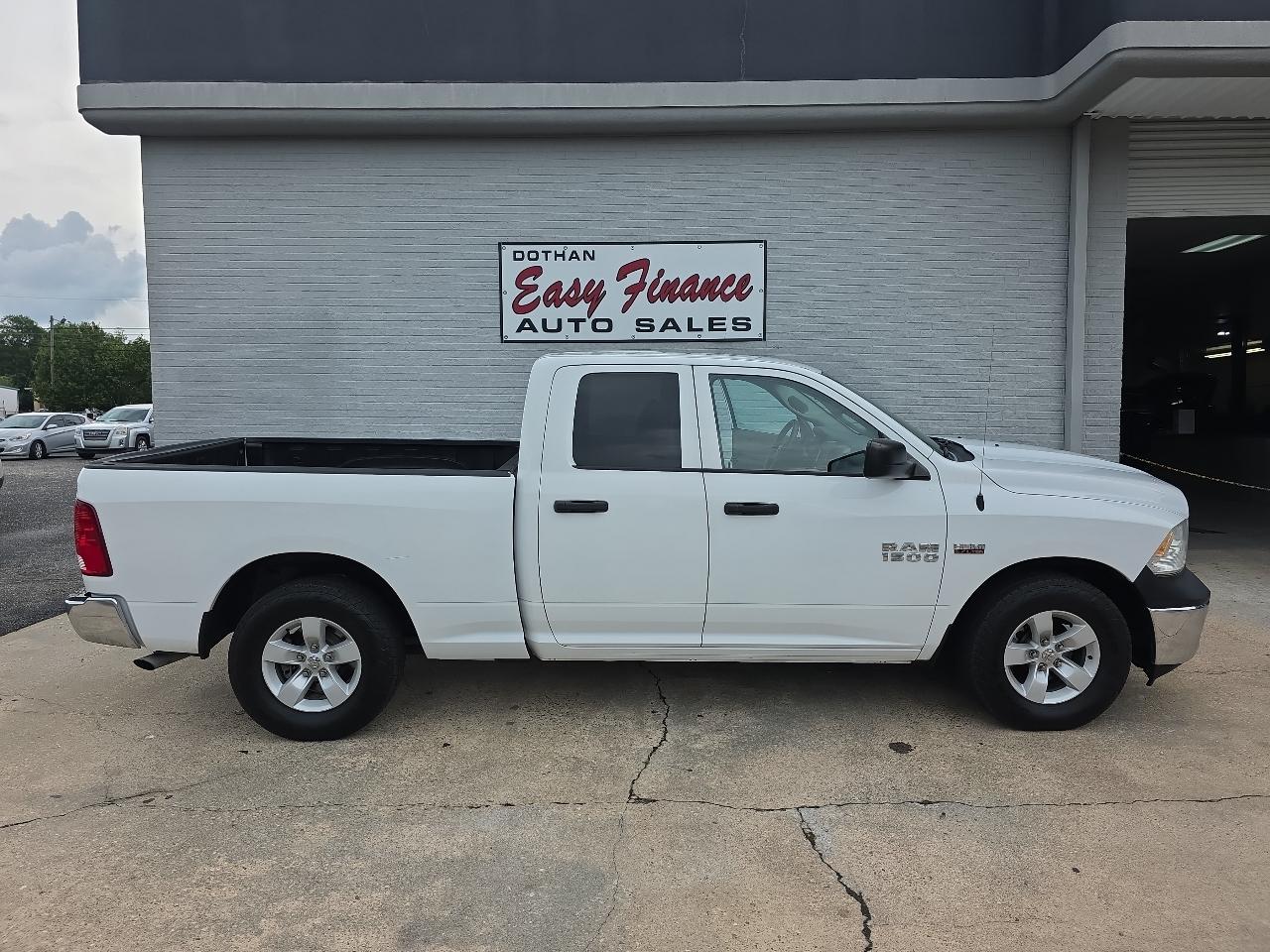 RAM 1500 Tradesman Quad Cab 2WD 2016