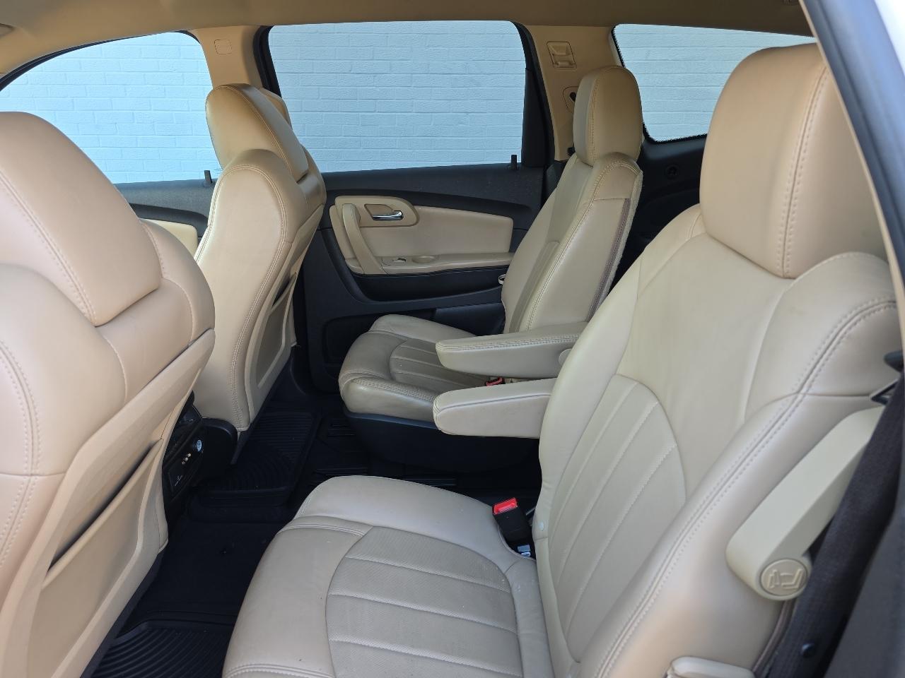Chevrolet Traverse LTZ FWD 2011