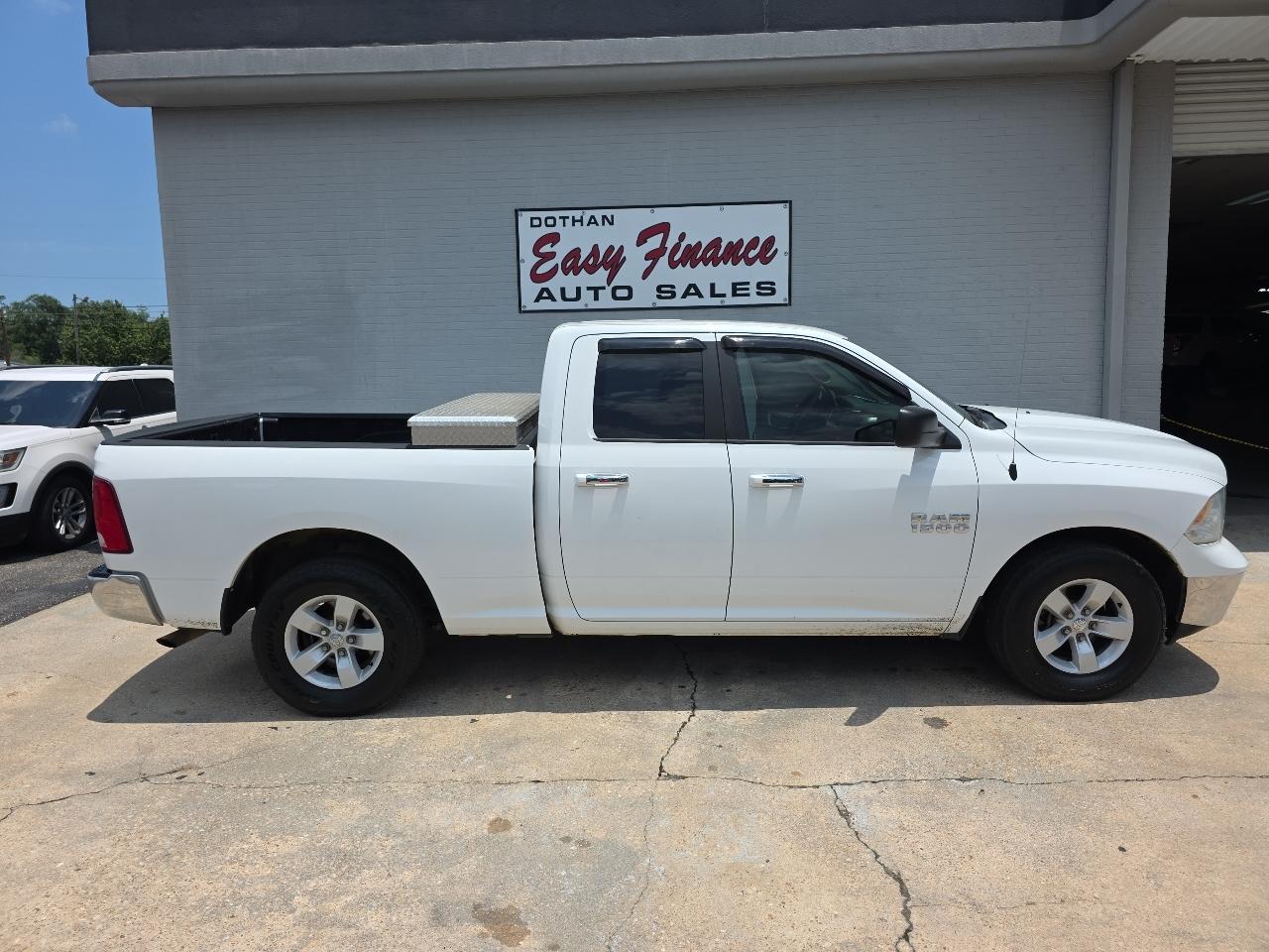 RAM 1500 SLT Quad Cab 2WD 2016