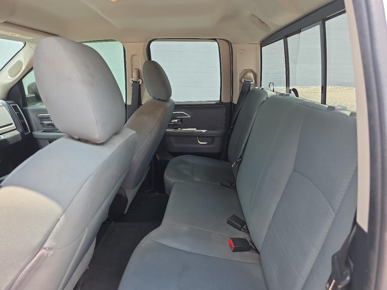 RAM 1500 SLT Quad Cab 2WD 2016
