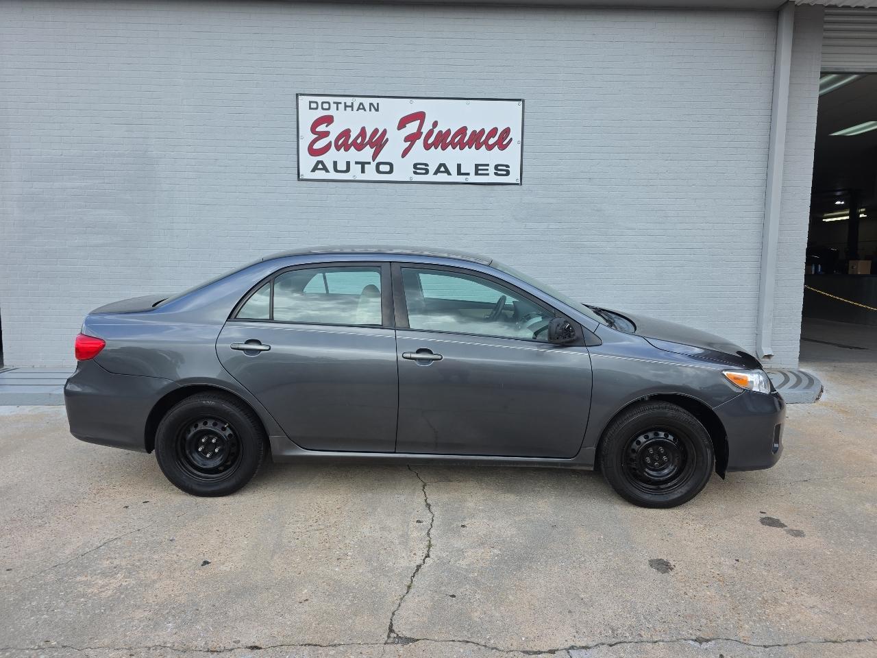 Toyota Corolla Base 5-Speed MT 2011