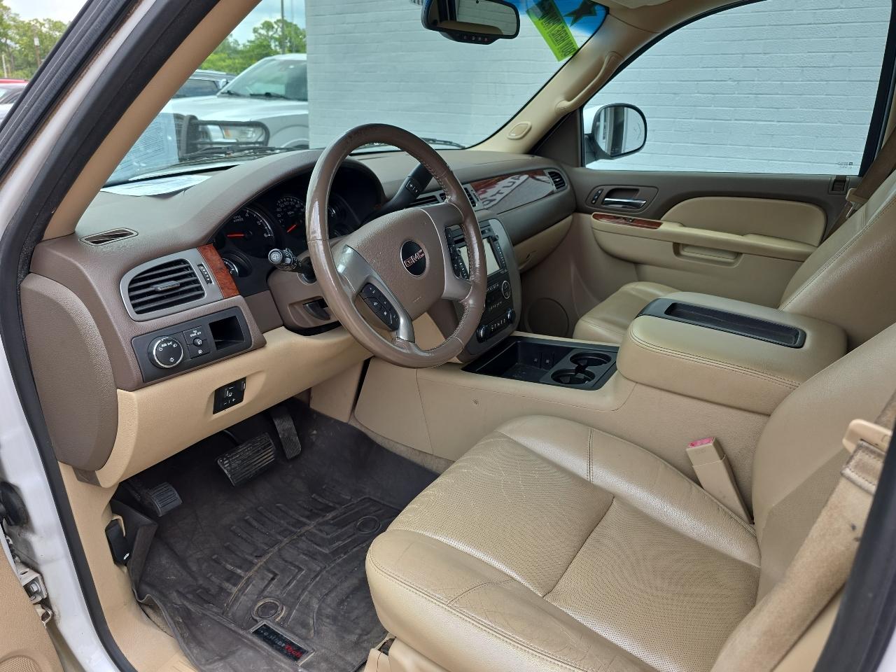 GMC Yukon XL SLT 1/2 Ton 2WD 2014