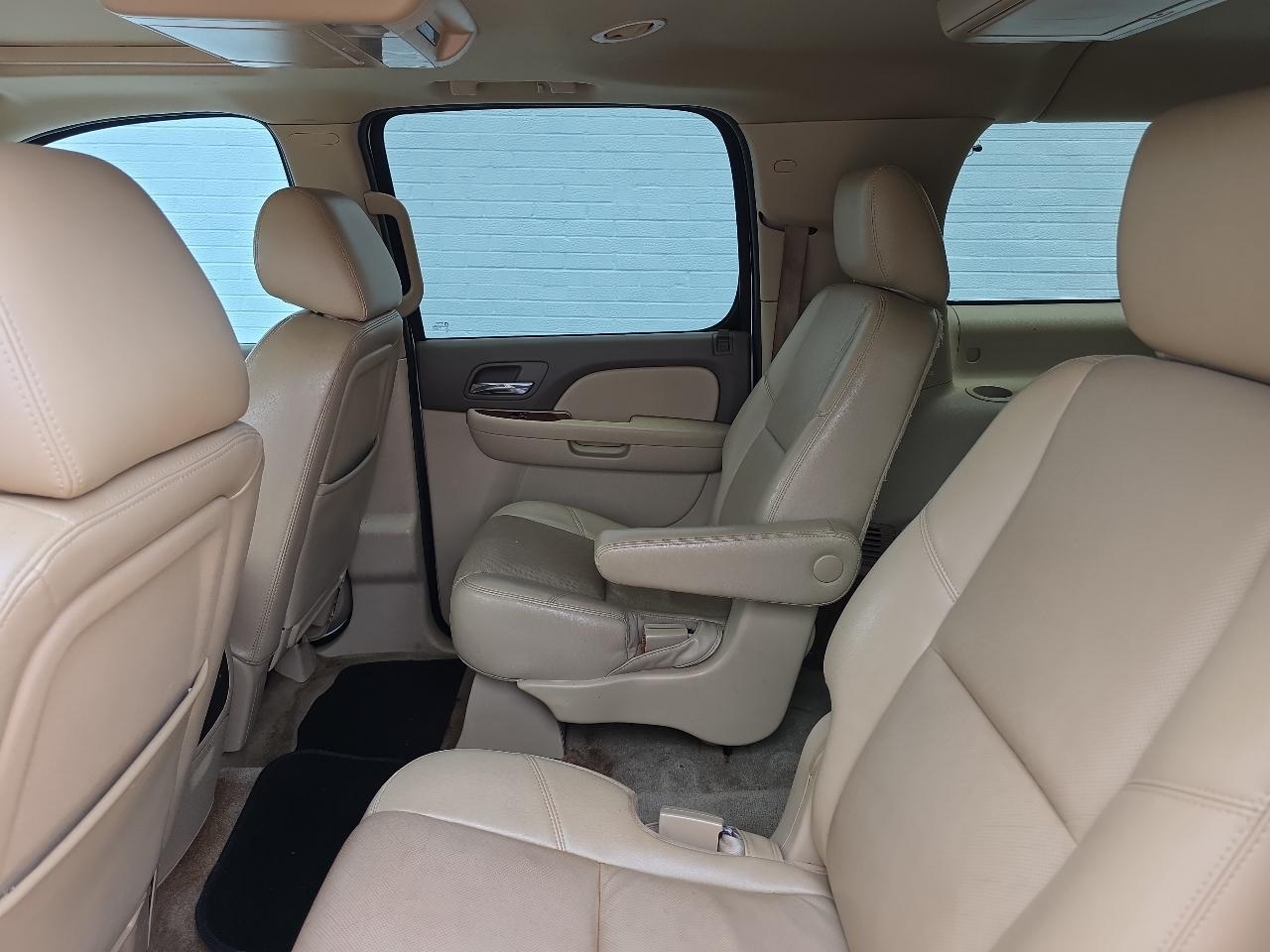 GMC Yukon XL SLT 1/2 Ton 2WD 2014