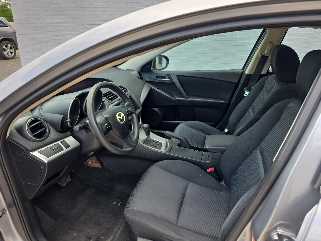 Mazda MAZDA3 i SV 4-Door 2010