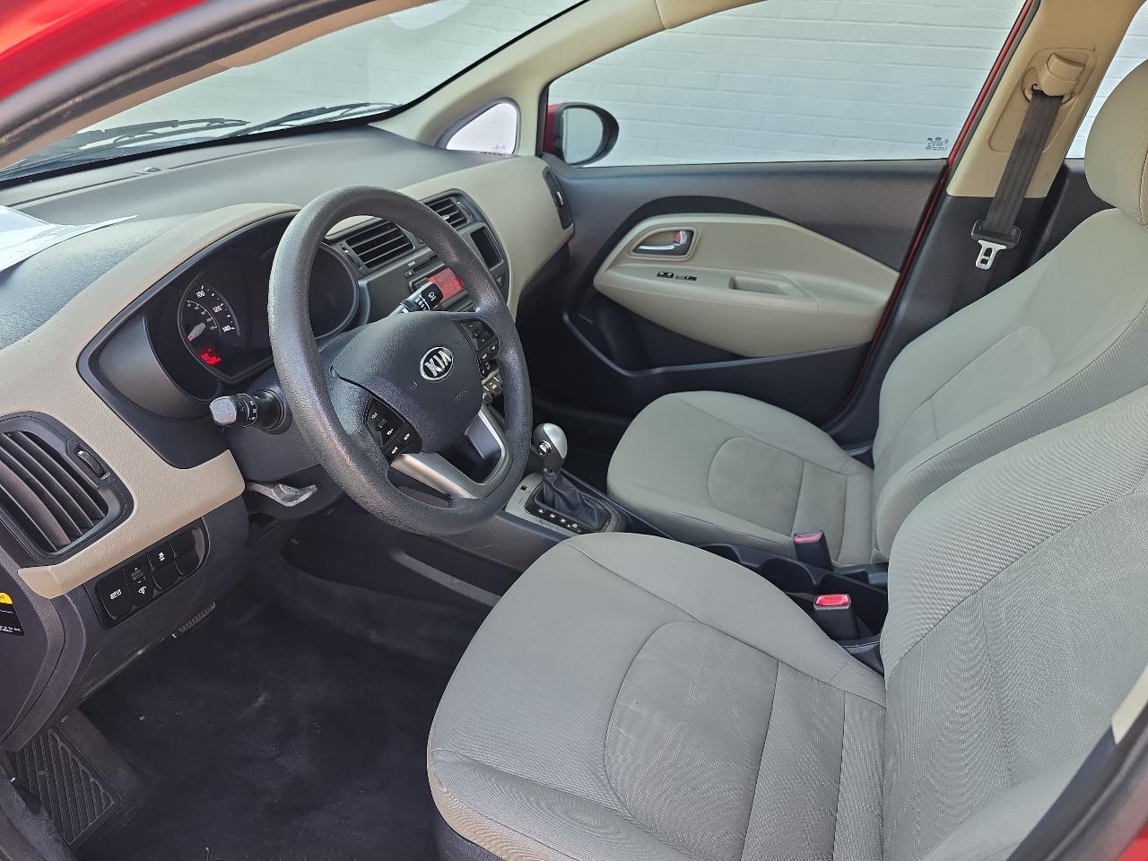 Kia Rio LX 2015
