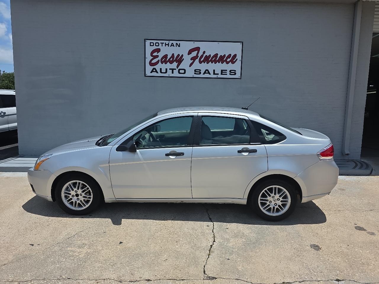 Ford Focus SE Sedan 2010