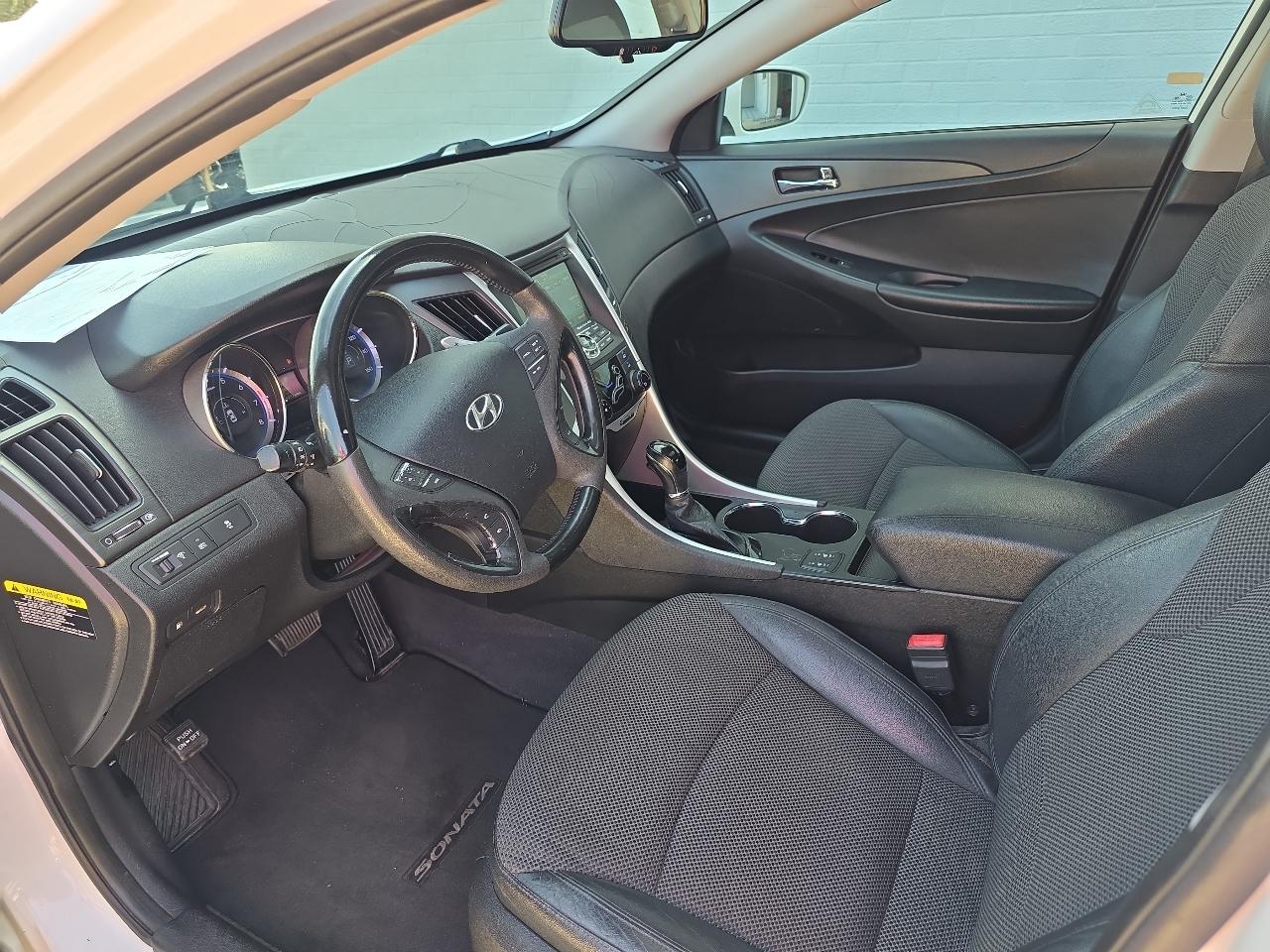 Hyundai Sonata SE Auto 2013