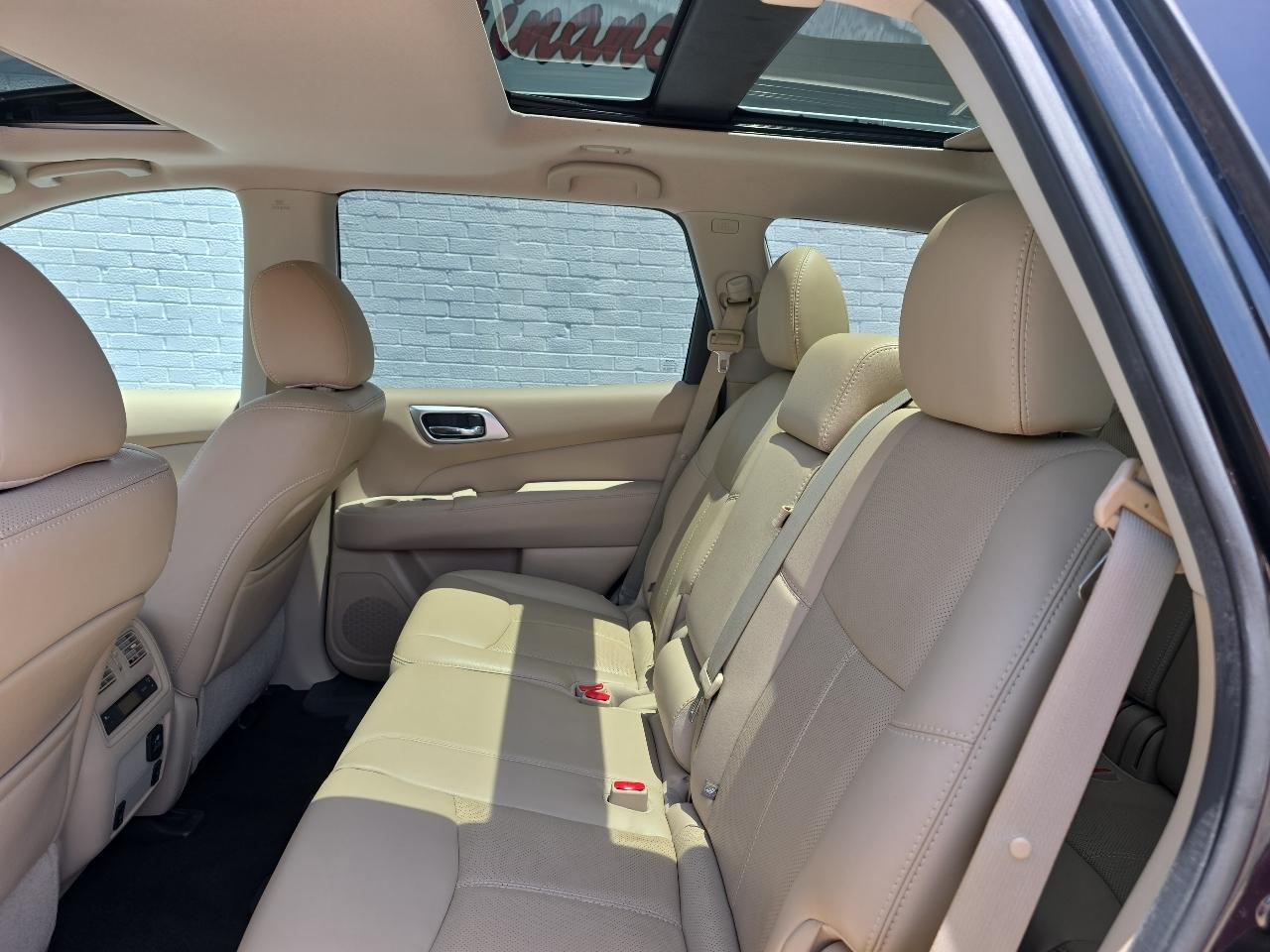 Nissan Pathfinder S 2WD 2015