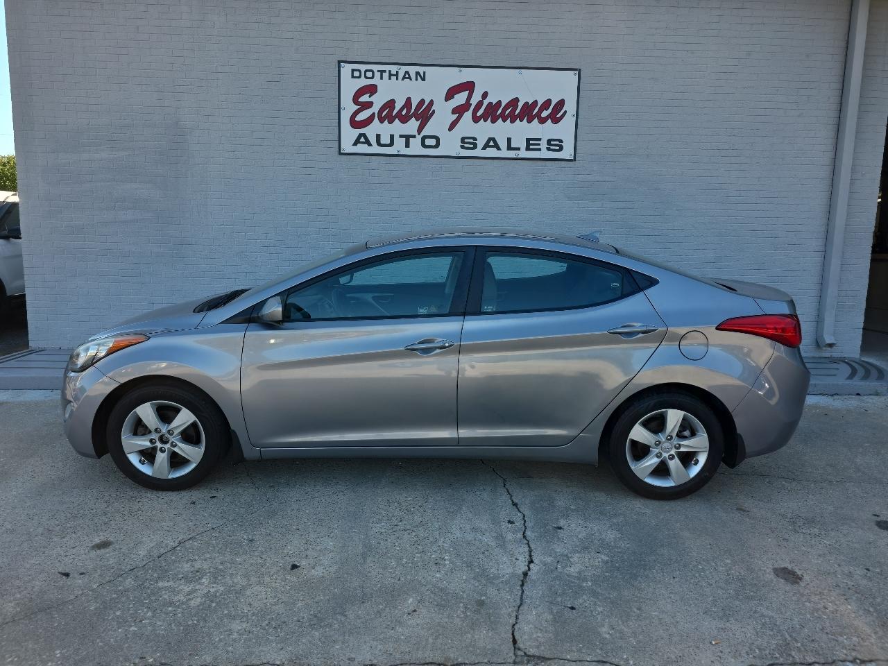 Hyundai Elantra GLS M/T 2013