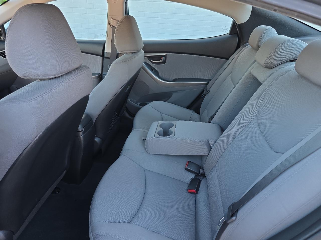 Hyundai Elantra GLS M/T 2013