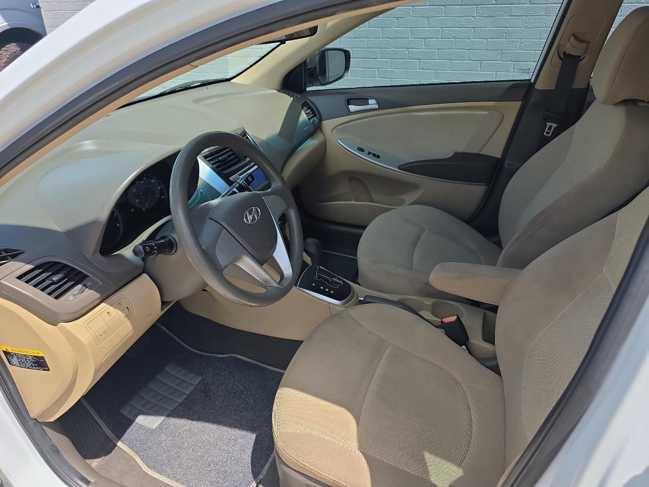 Hyundai Accent GLS 4-Door 2014