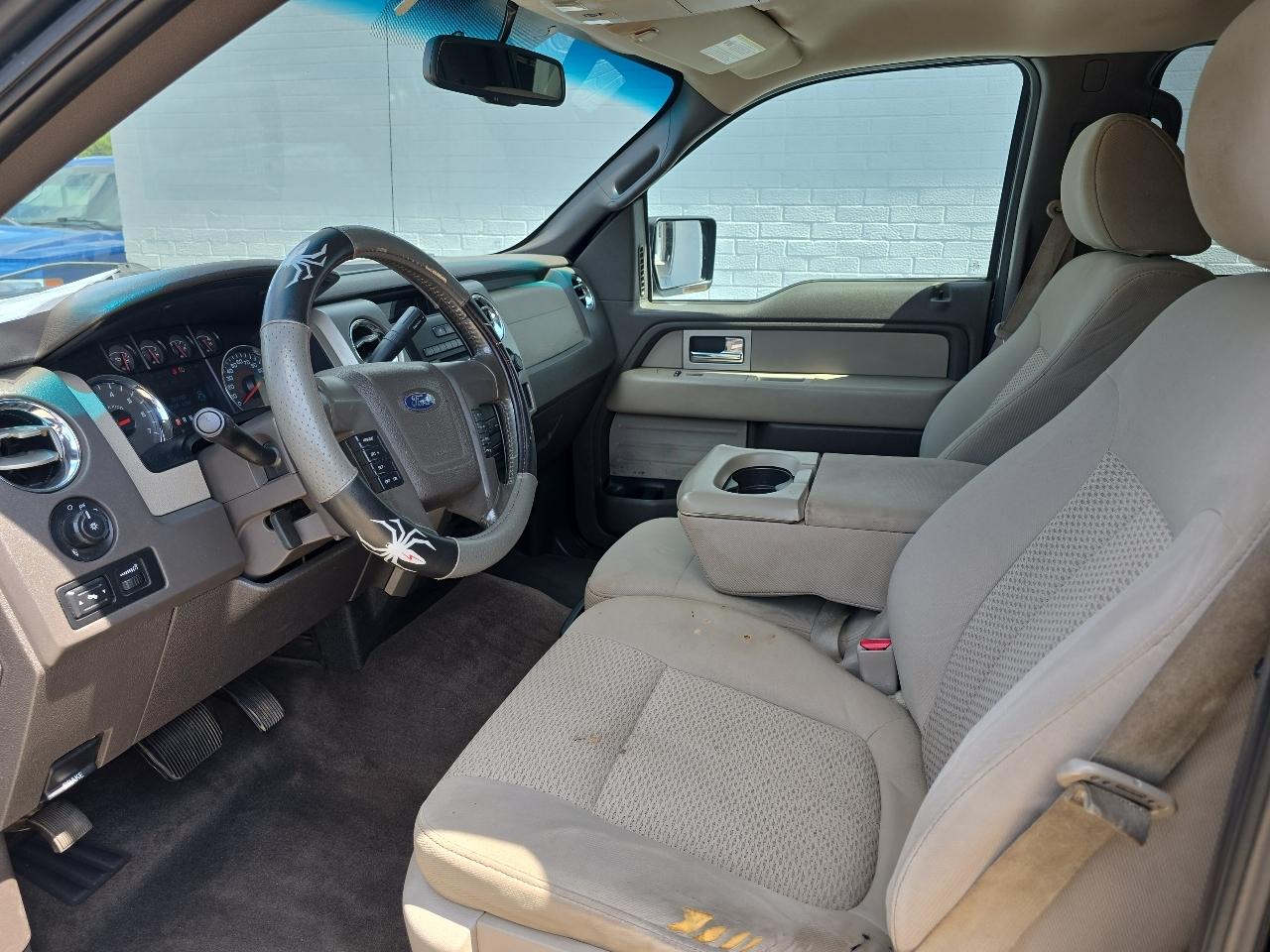 Ford F-150 XL SuperCrew 5.5-ft. Bed 2WD 2010