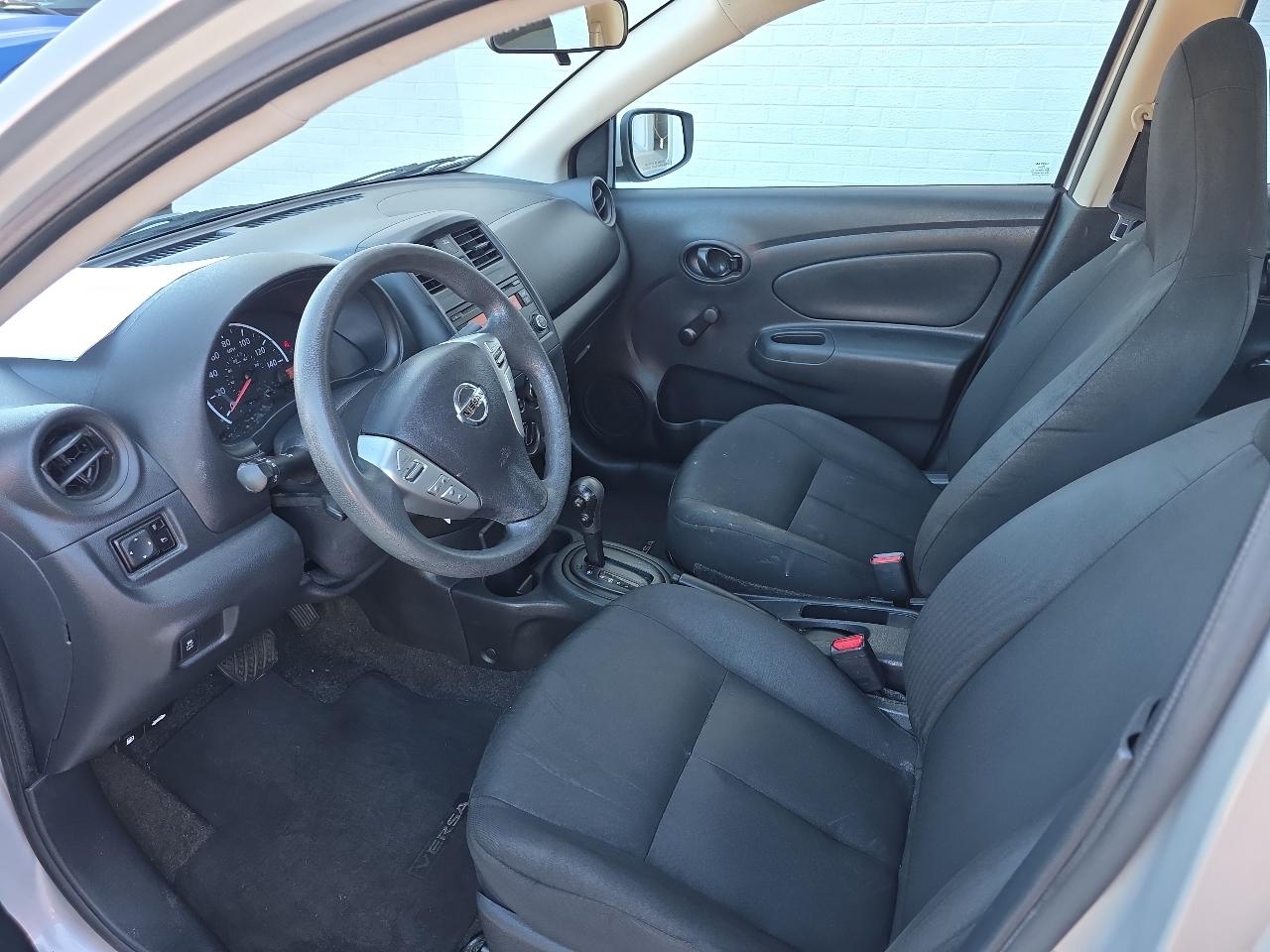 Nissan Versa 1.6 S 5M 2017