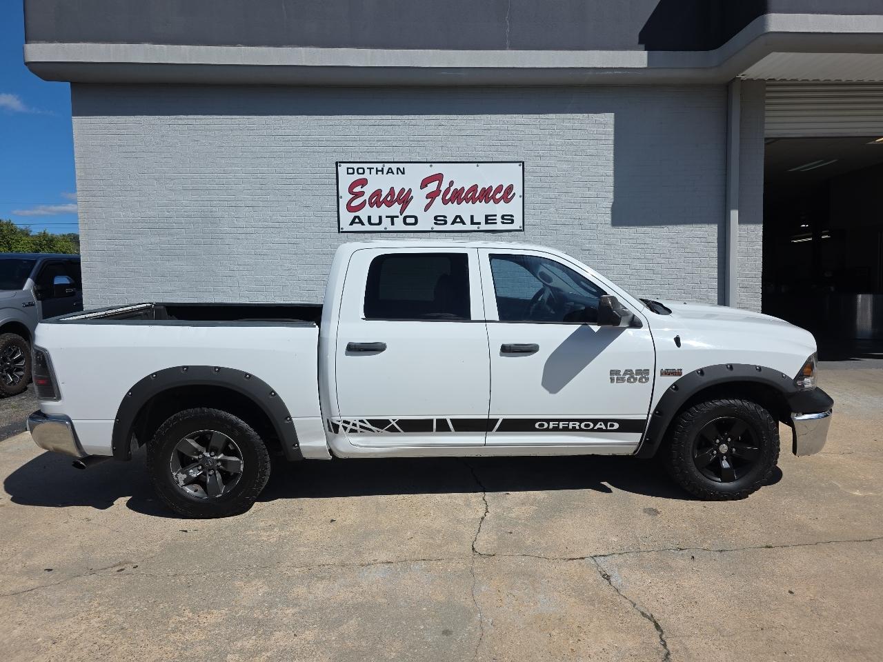 RAM 1500 Tradesman Crew Cab SWB 2WD 2017