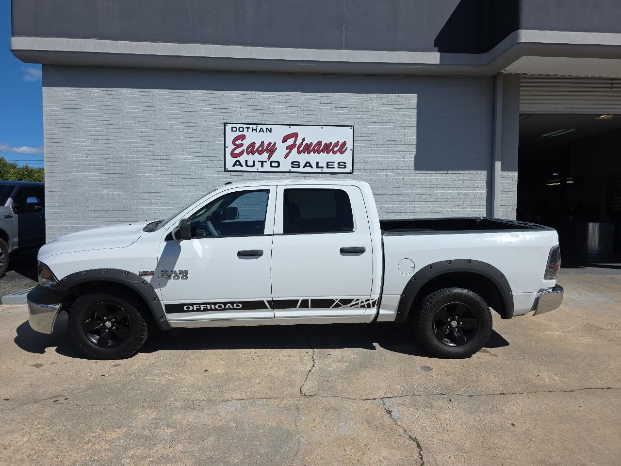 RAM 1500 Tradesman Crew Cab SWB 2WD 2017