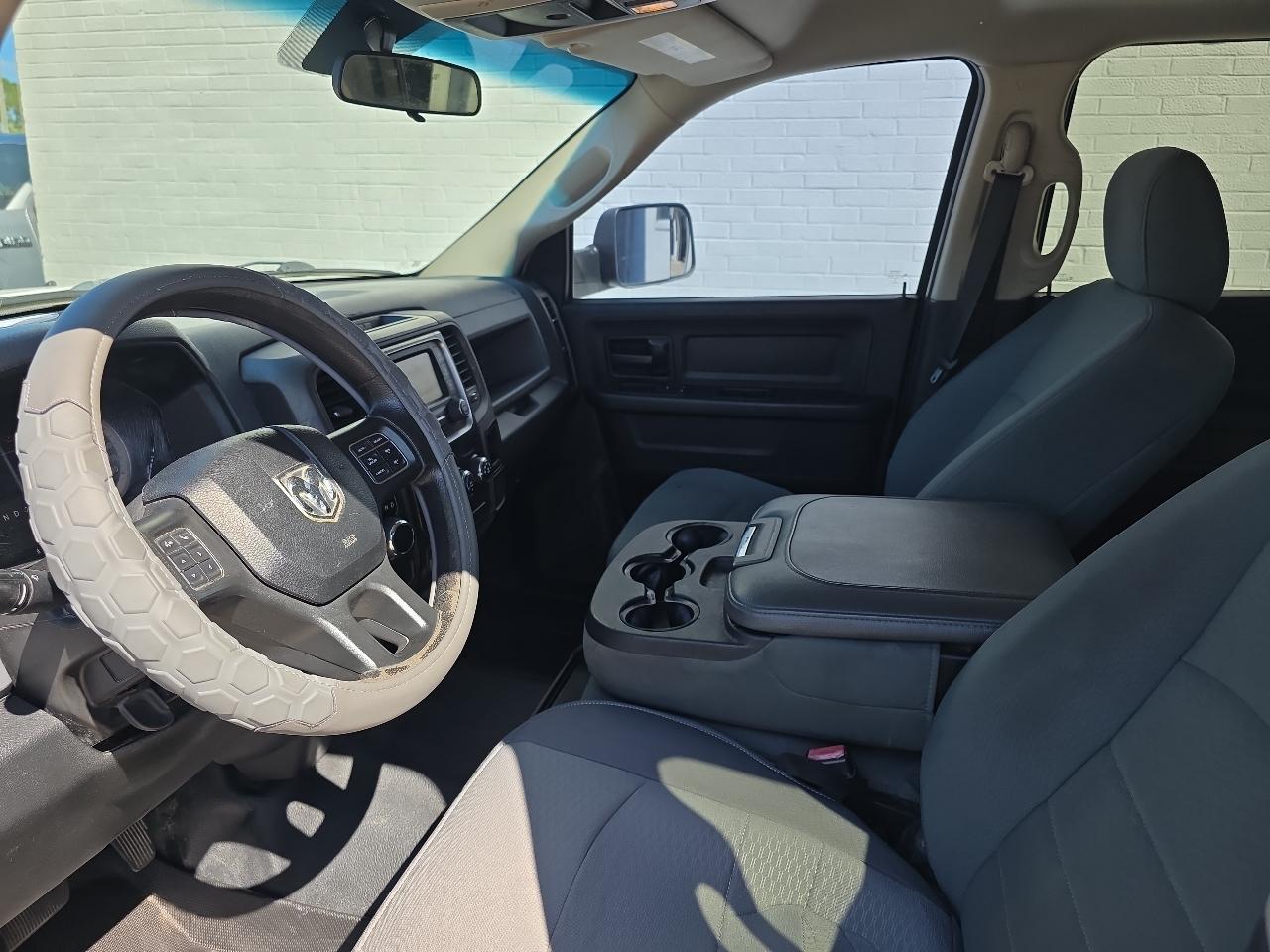 RAM 1500 Tradesman Crew Cab SWB 2WD 2017