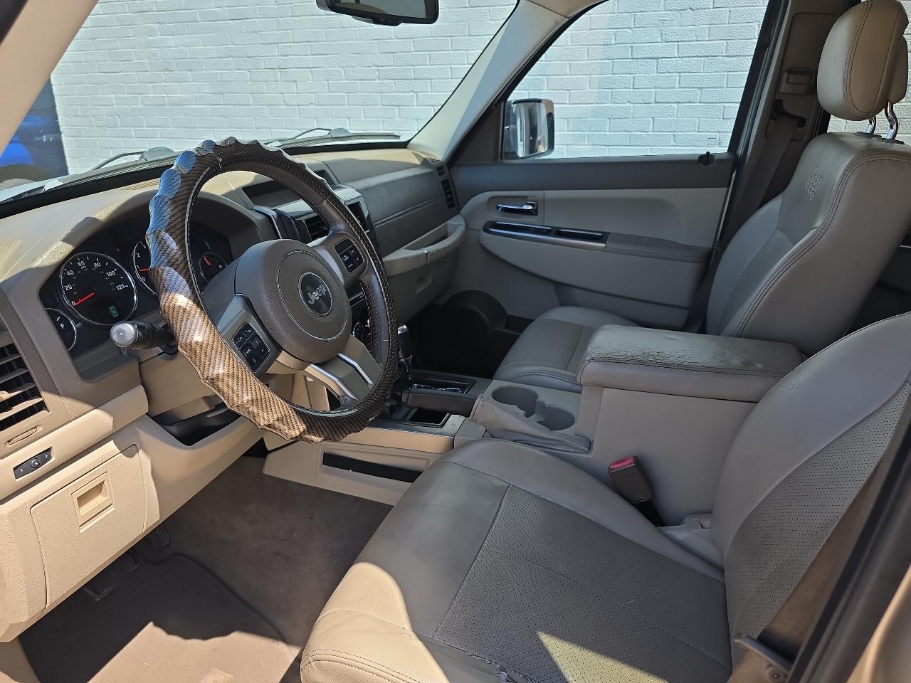 Jeep Liberty Limited 4WD 2011
