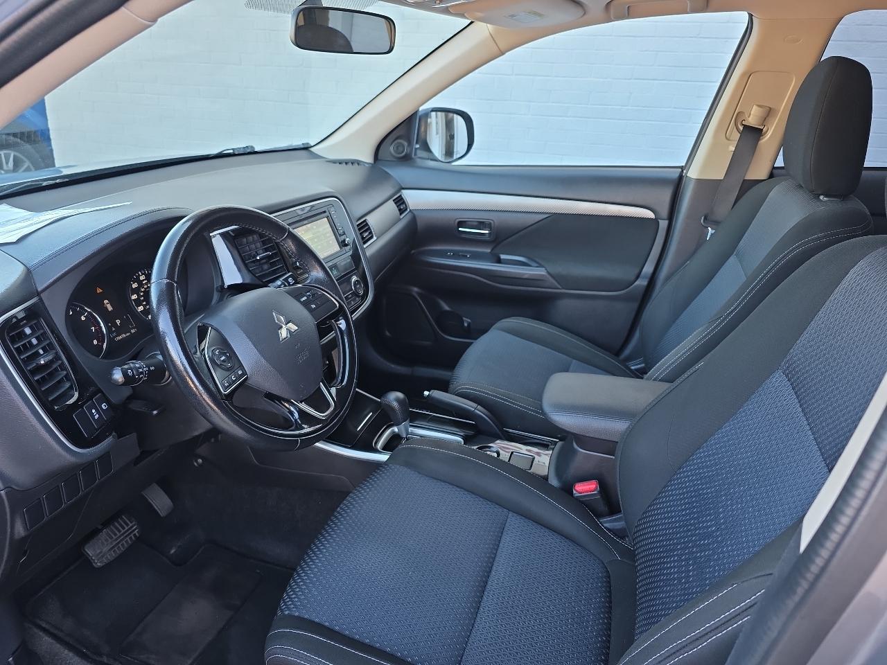 Mitsubishi Outlander ES 2WD 2017