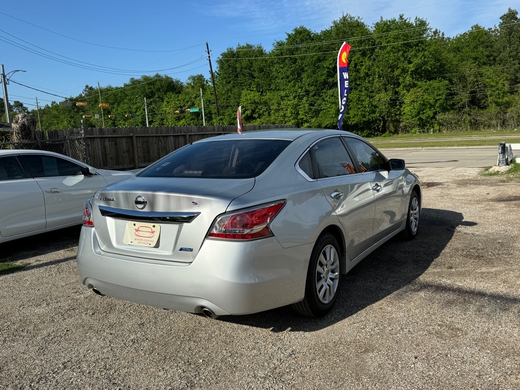 Nissan Altima  2014