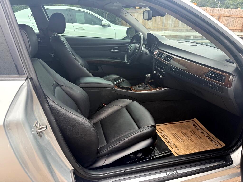 BMW 3-Series  2011