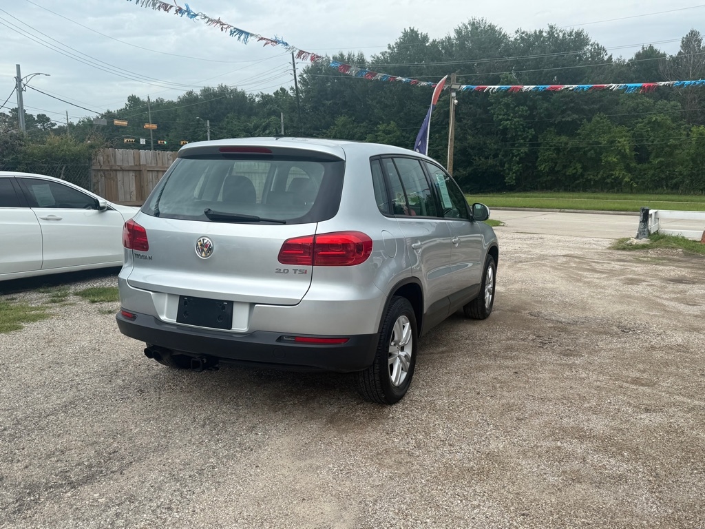 Volkswagen Tiguan  2013