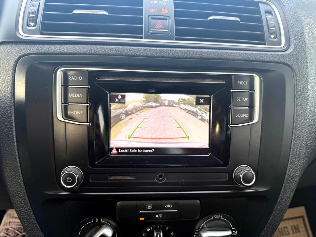 Volkswagen Jetta  2017