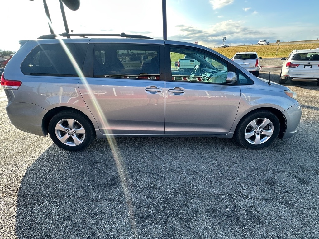 Toyota Sienna  2013