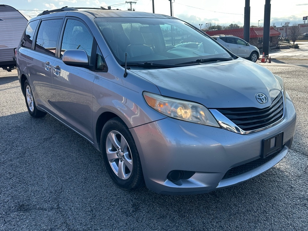 Toyota Sienna  2013