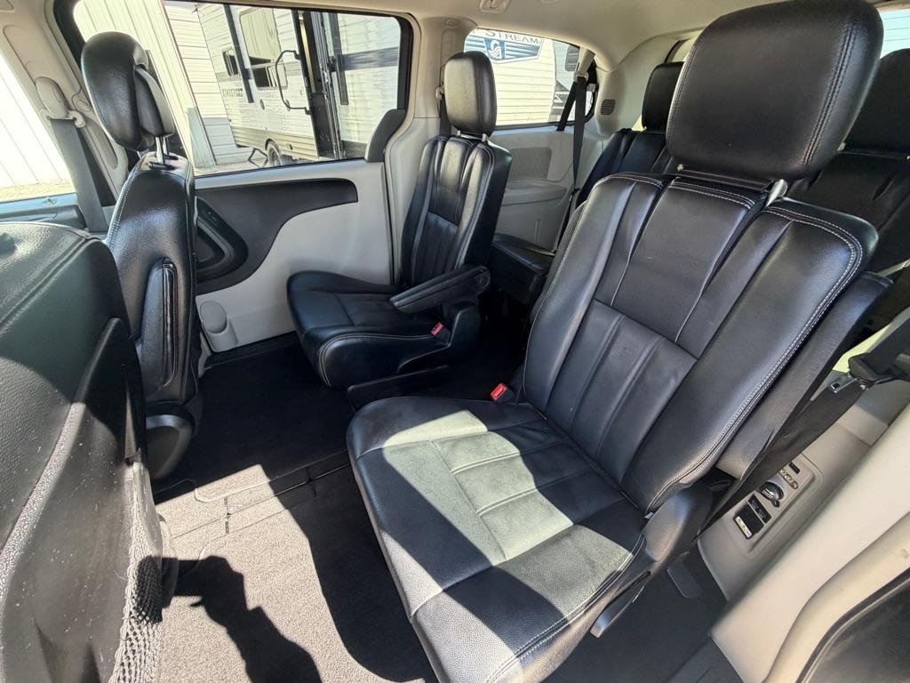 Chrysler Town & Country  2013