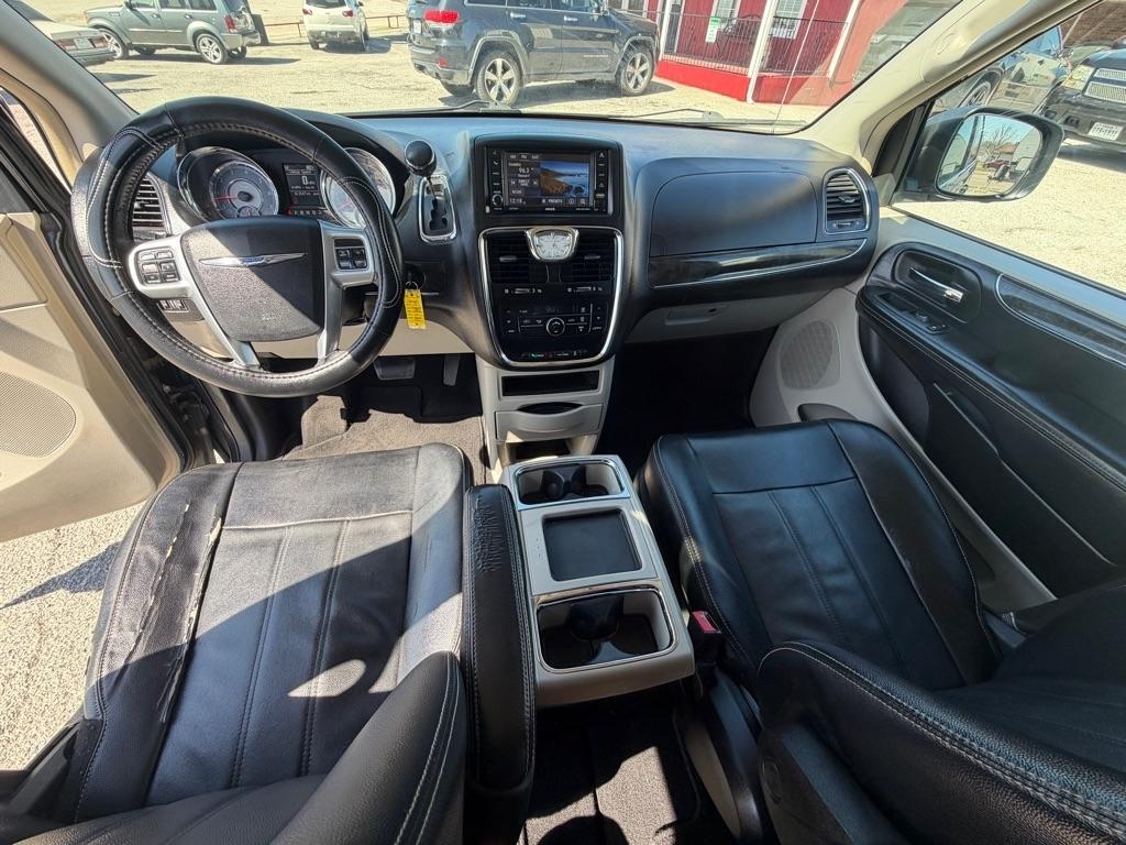 Chrysler Town & Country  2013