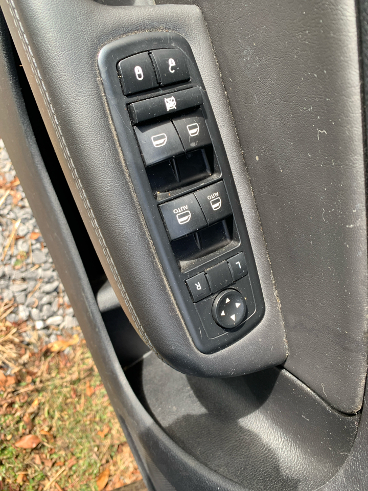 Chrysler 200 4dr Sdn S FWD 2016 Chrysler 200 4dr Sdn S FWD 2016