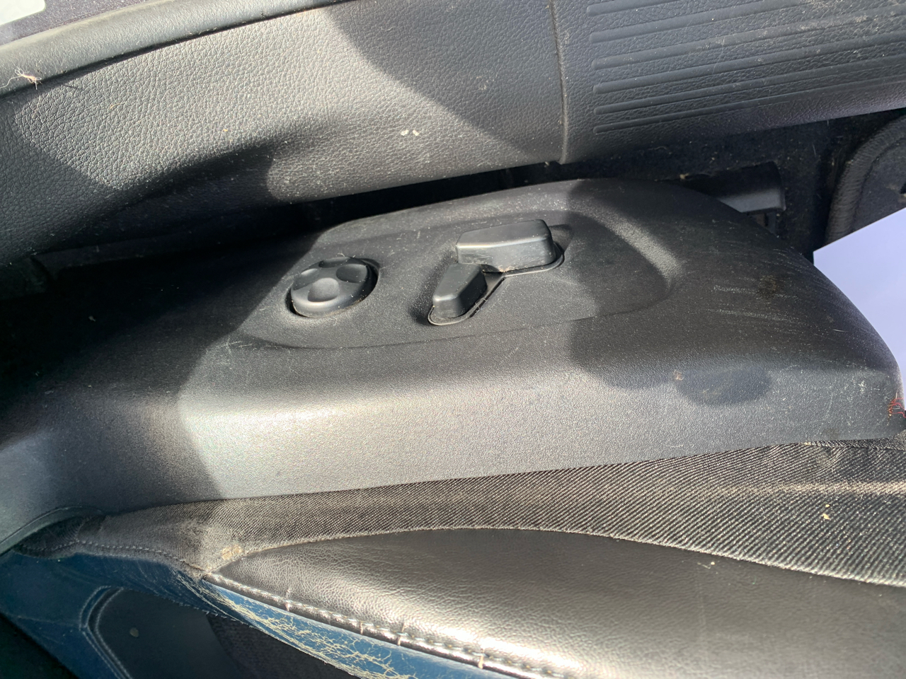 Chrysler 200 4dr Sdn S FWD 2016 Chrysler 200 4dr Sdn S FWD 2016