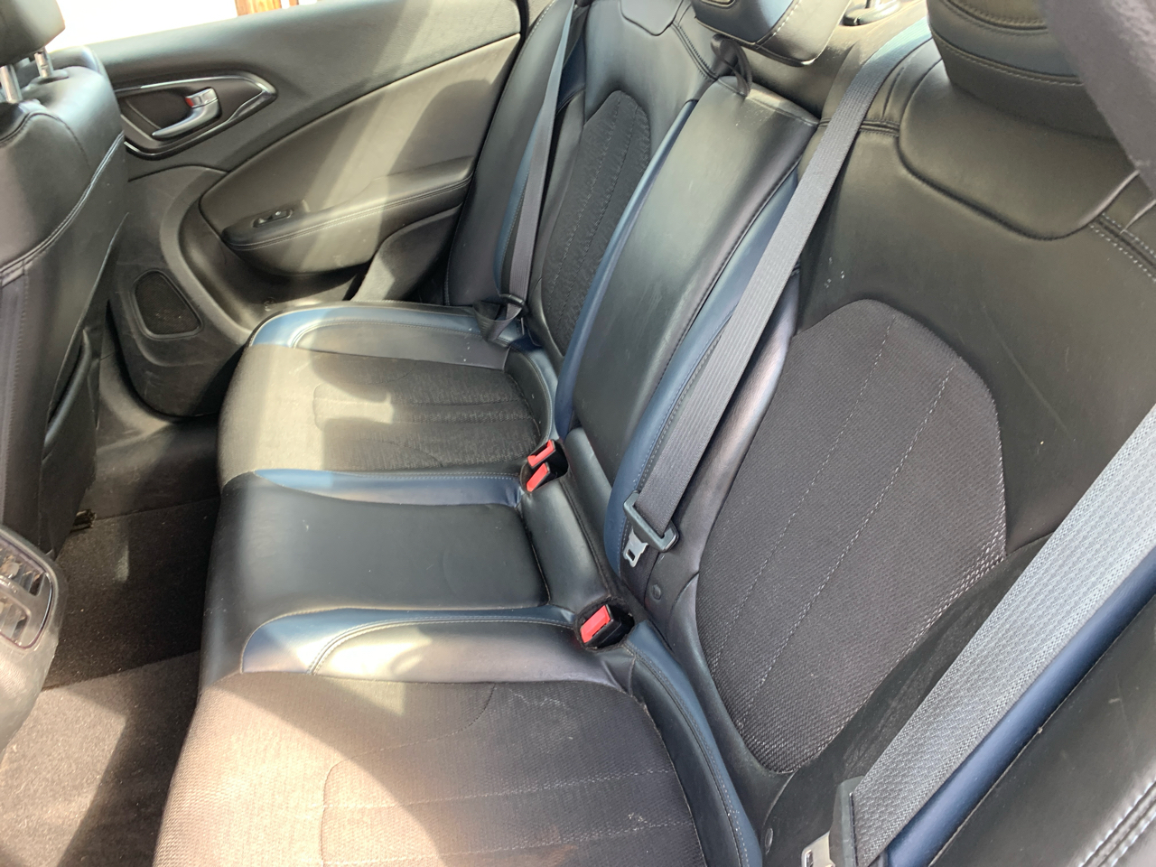 Chrysler 200 4dr Sdn S FWD 2016 Chrysler 200 4dr Sdn S FWD 2016